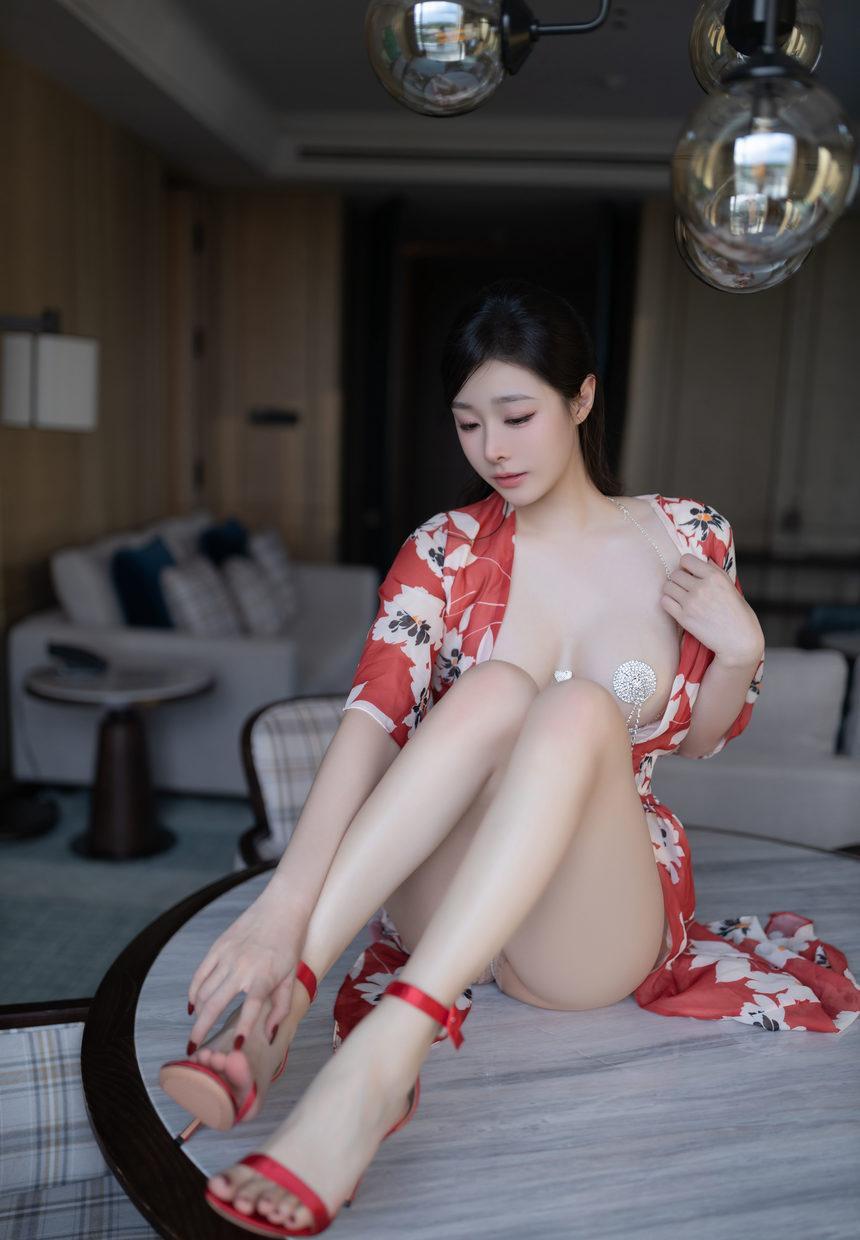 [XiuRen秀人网] 2024.10.11 No.9270 小逗逗 [80+1P]