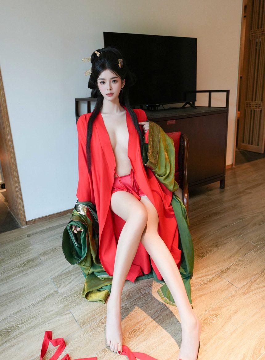 [XiuRen秀人网] 2025.04.09 No.10126 雪糕CiCi [68+1P]