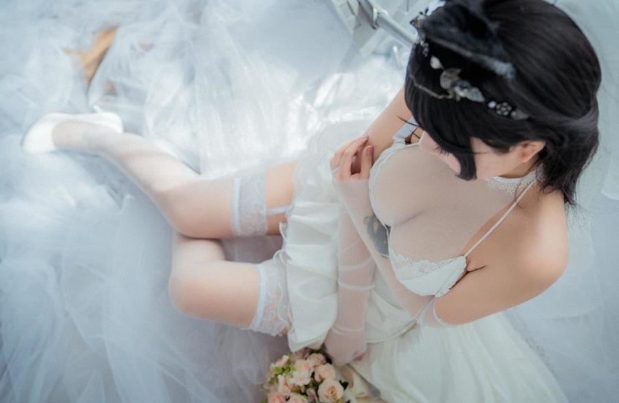 猫九酱Sakura – NO.11 碧蓝誓约欧根亲王爱宕婚纱[4V/95P/936MB]