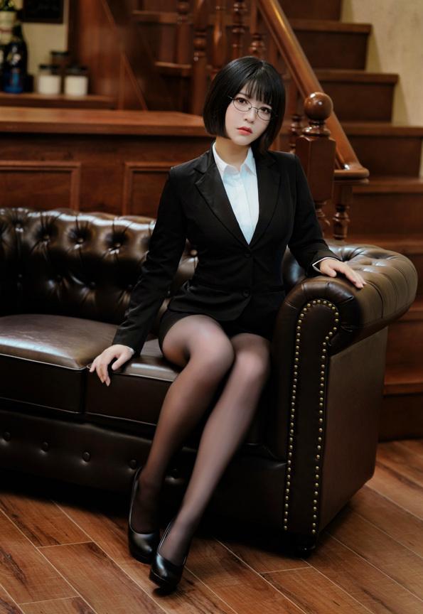 半半子 – NO.047 OL様[37P/108MB]