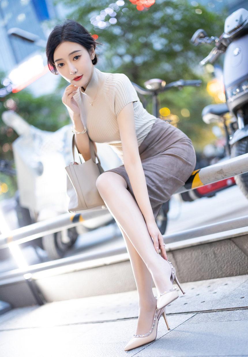 [XiuRen秀人网] 2024.06.21 No.8741 王馨瑶yanni [80+1P]