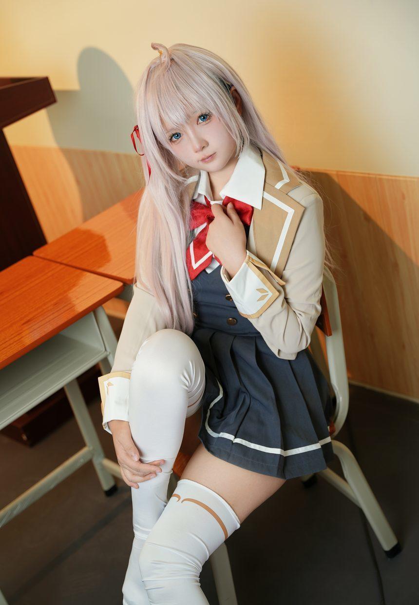 喜欢爱理吗-不时以俄语轻声遮羞的邻座艾莉同学[30P-135MB]