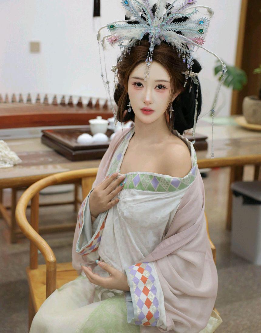 [XiuRen秀人网] 2025.09.05 No.10736 金允希Yuki [80+1P]