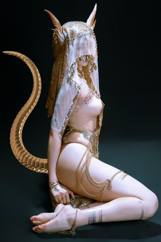 轩萧学姐 – NO.061 利库什·龙星 [16P-213MB]