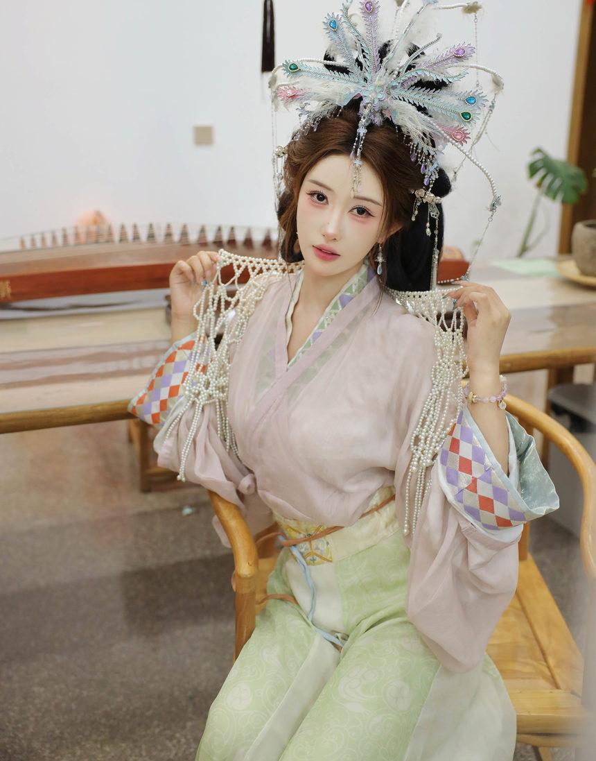 [XiuRen秀人网] 2025.09.05 No.10736 金允希Yuki [80+1P]