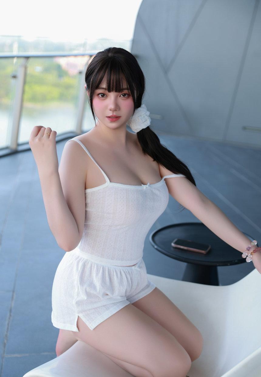 [XiuRen秀人网] 2025.10.09 No.10841 软情 [70+1P]