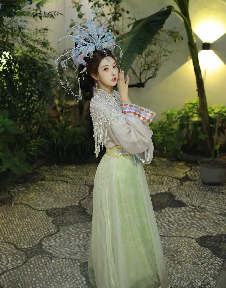 [XiuRen秀人网] 2025.09.05 No.10736 金允希Yuki [80+1P]