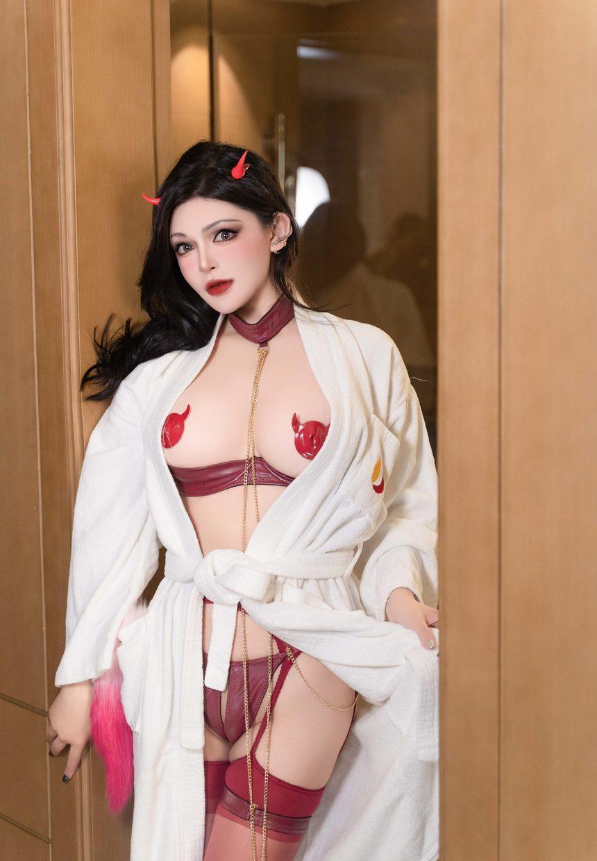 [XiuRen秀人网] 2024.10.28 No.9352 伊丽莎有点白 [93+1P]