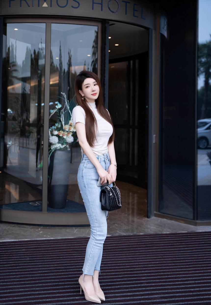 [XiuRen秀人网] 2023.10.31 No.7586 雨儿baby [71+1P]