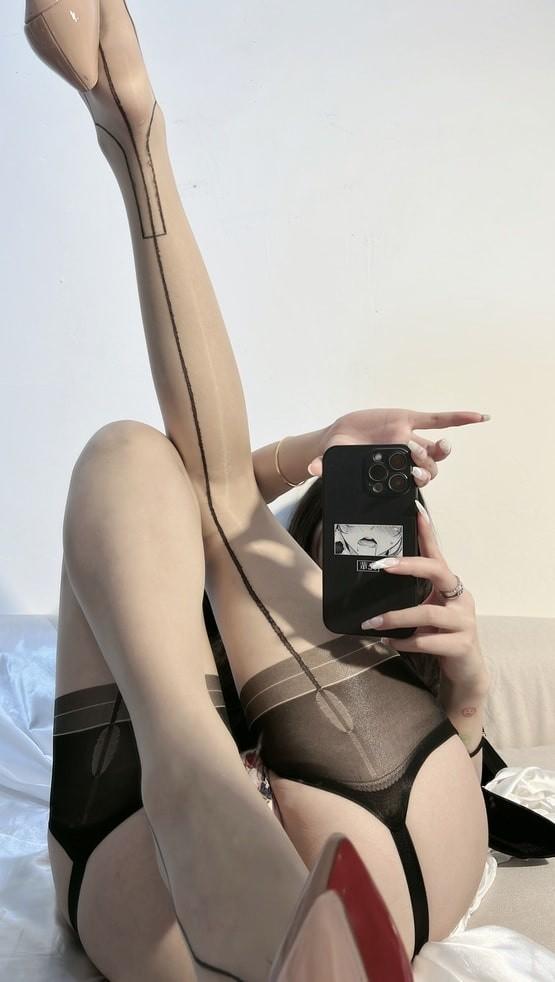 [ ]陈佩奇yyyy – 撕裂网袜[62P-105MB]