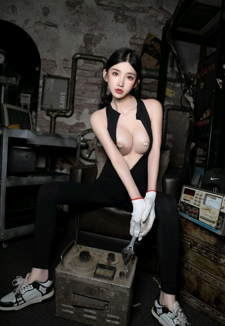 [XiuRen秀人网] 2024.01.25 No.8027 周于希Sally [99+1P]