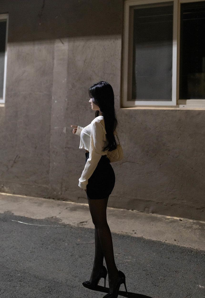 [XiuRen秀人网] 2023.10.31 No.7588 谭小灵 [74+1P]