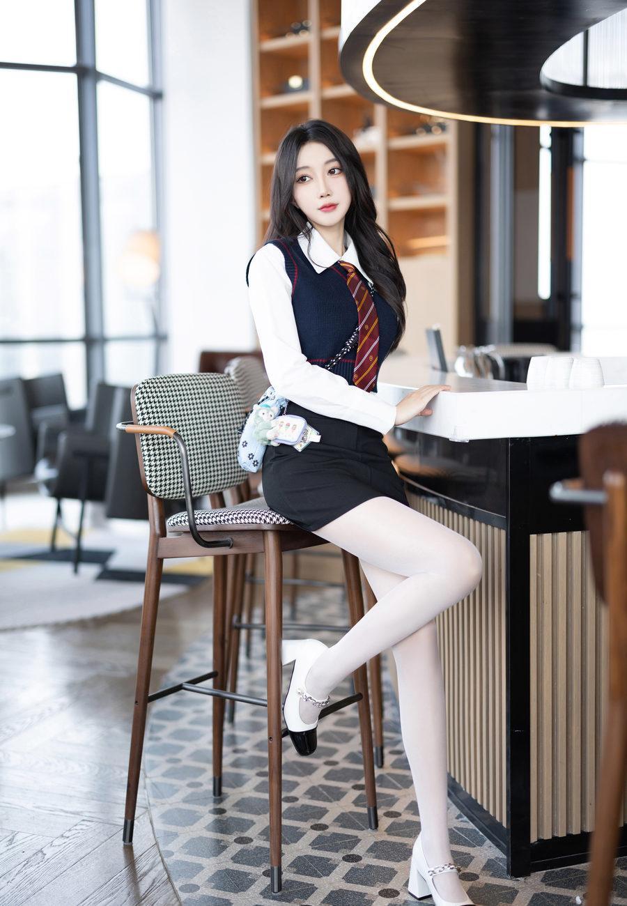 [XiuRen秀人网] 2024.03.18 No.8247 玥儿玥 [82+1P]