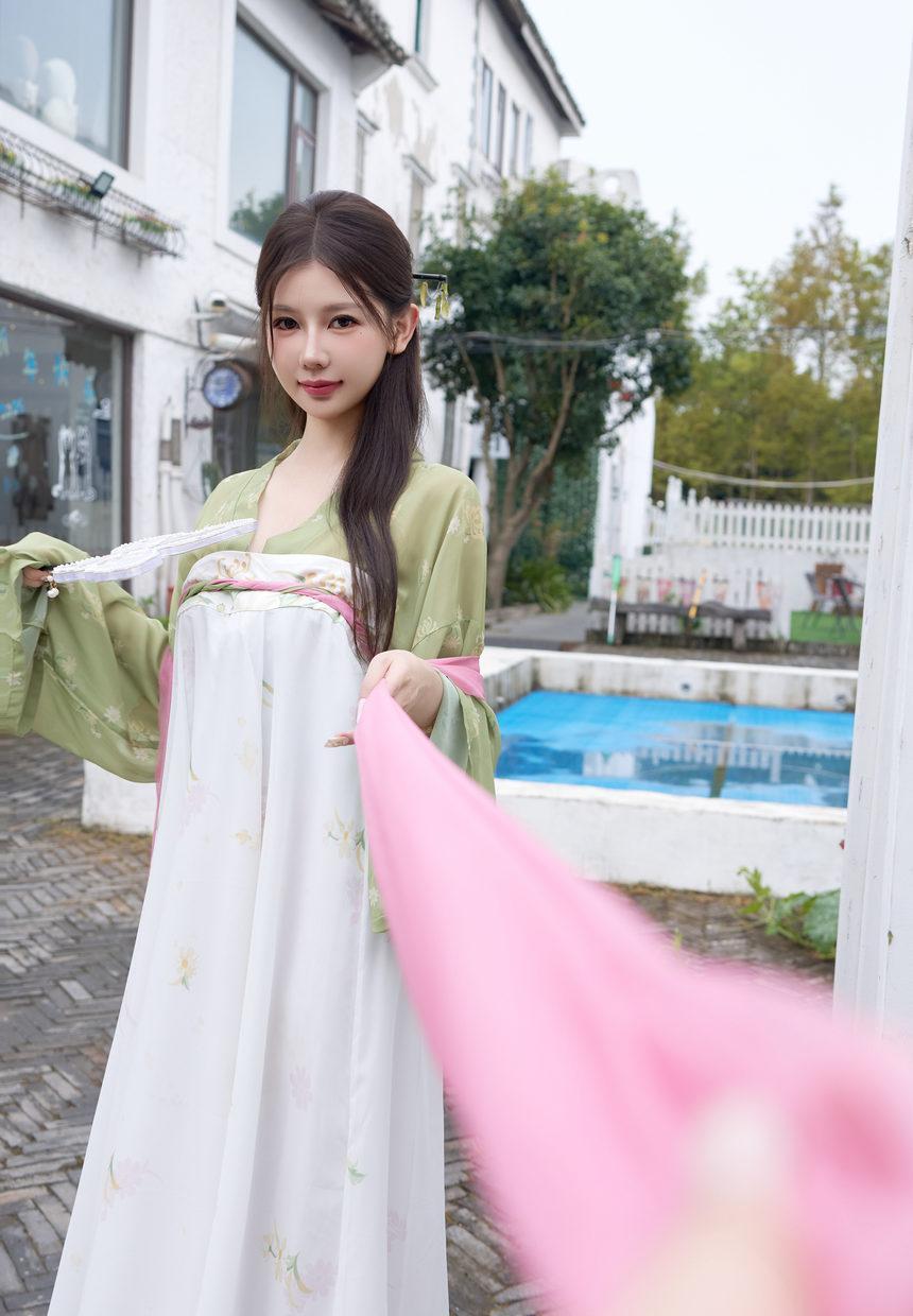 [XiuRen秀人网] 2025.09.30 No.10834 尹甜甜sunny [83+1P]