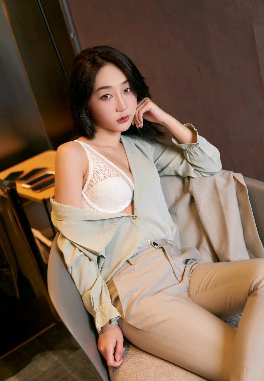 [XiuRen秀人网] 2021.01.15 No.3009 九月生__ [100+1P]