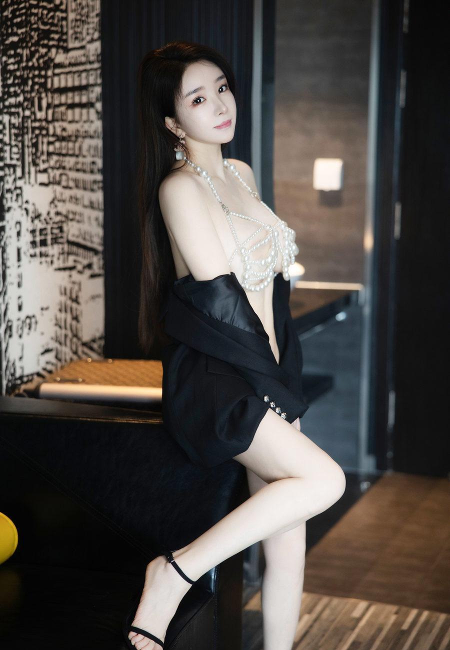 [XiuRen秀人网] 2024.01.10 No.7939 雨儿baby [66+1P]