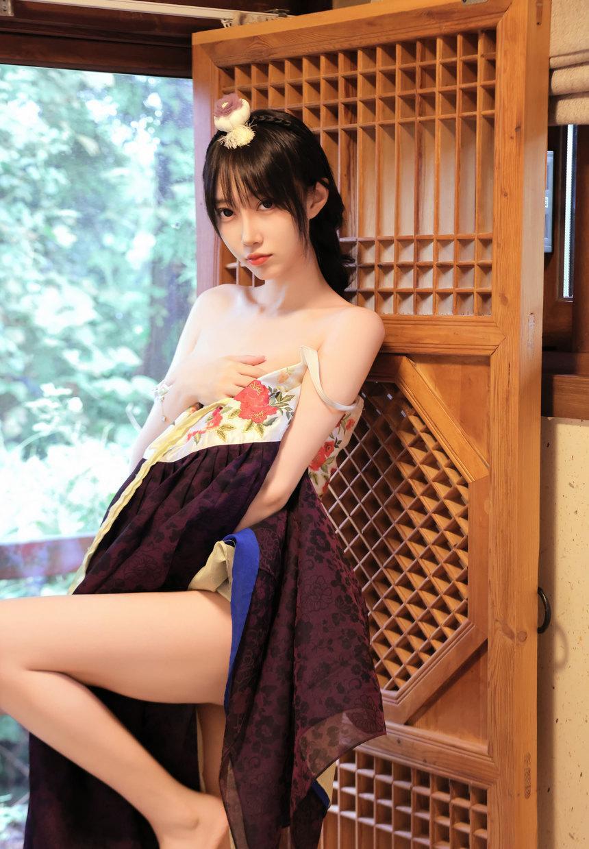 [XiuRen秀人网] 2023.11.17 No.7677 玥儿玥er [66+1P]