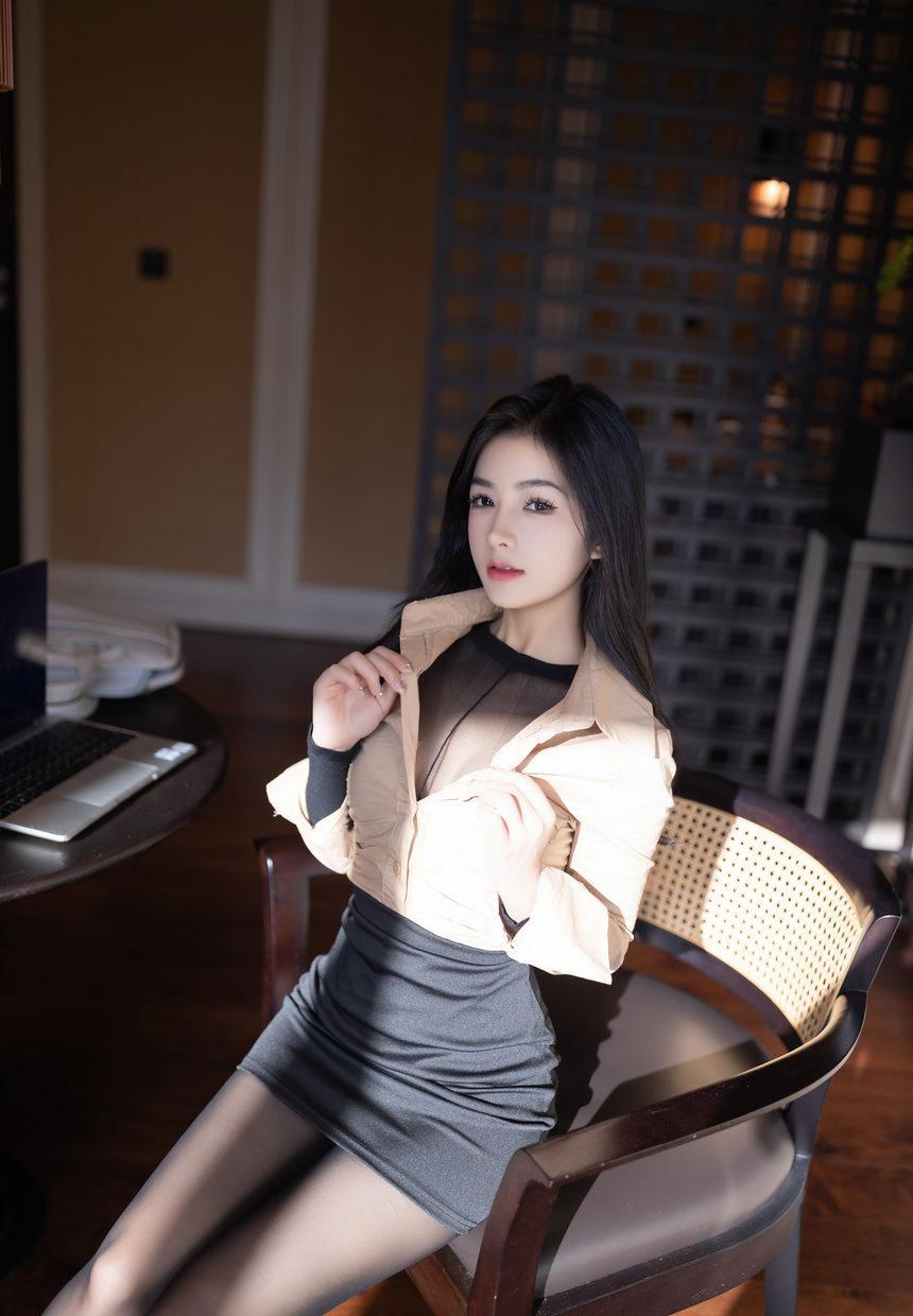 [XiuRen秀人网] 2024.07.10 No.8835 谭小灵 [80+1P]