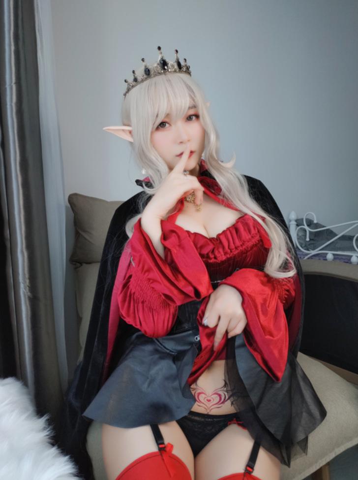 白银81 – NO.010 皇家吸血鬼[50P/8V/524MB]