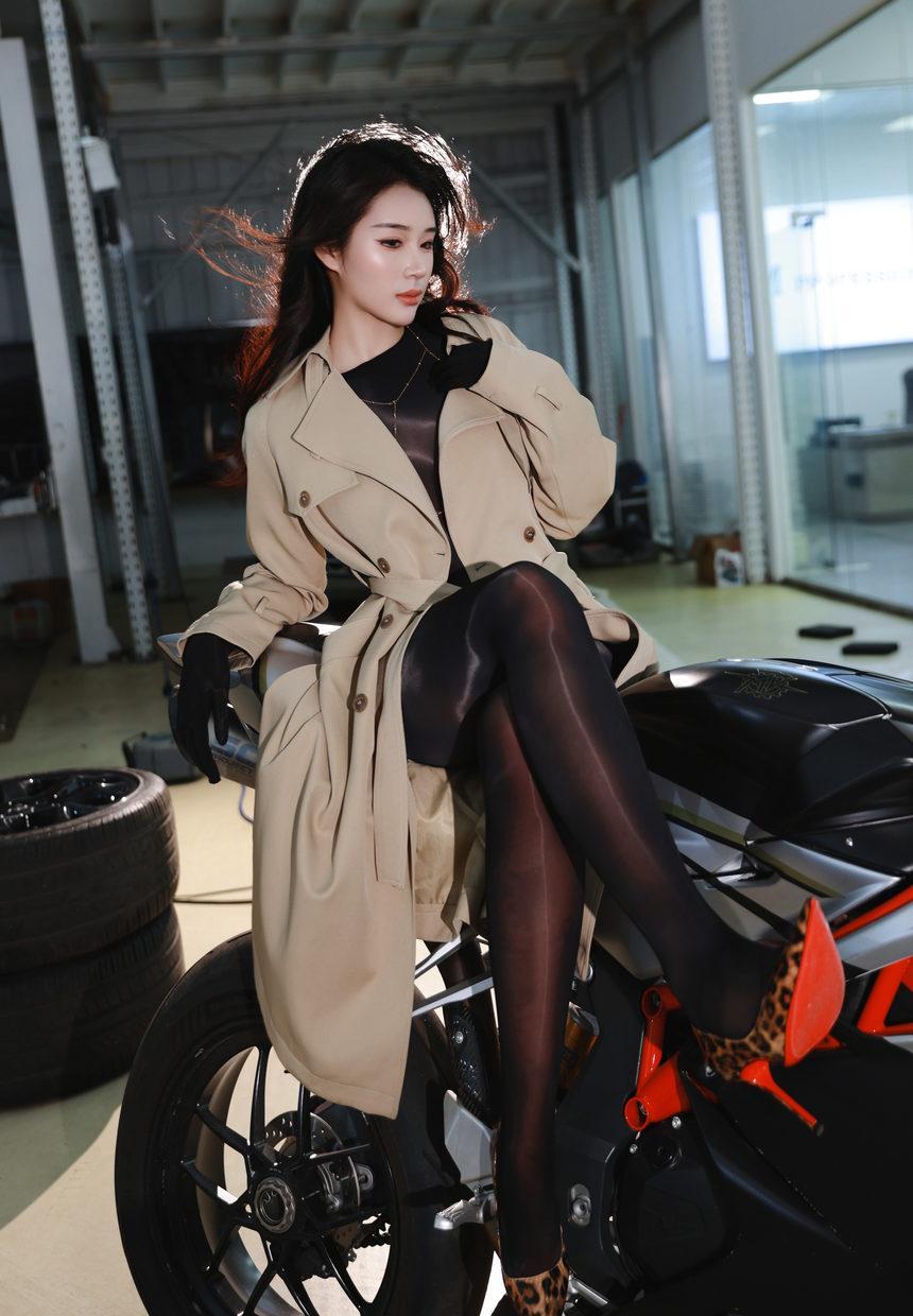 [XiuRen秀人网] 2025.09.19 No.10788 南乔 [82+1P]