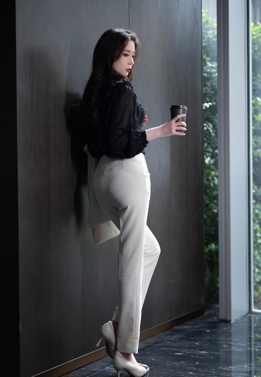 [XiuRen秀人网] 2024.04.08 No.8354 梦心玥 [90+1P]