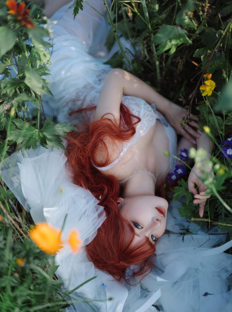 蠢沫沫 花丛婚纱-精美资源