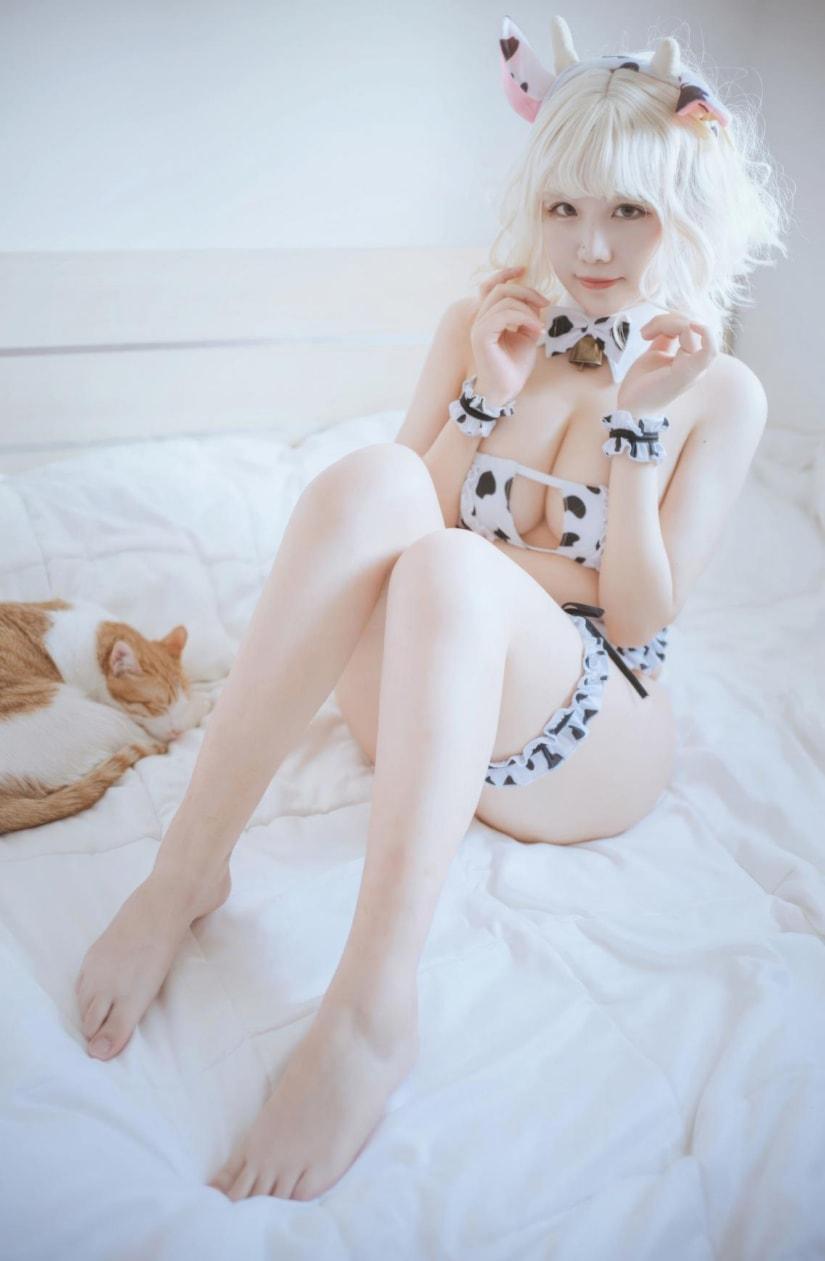 阿半今天很开心 奶牛比基尼-快来一看